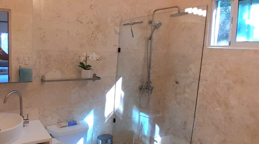 designed wall of elegant Villa Bathroom