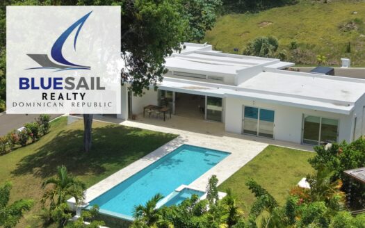 4-Bedroom Luxury Hilltop Villa in Agua Dulce