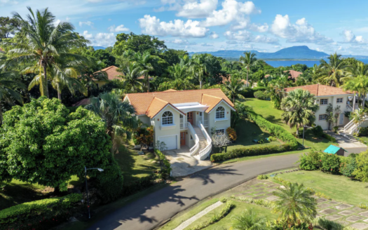 Villas and ocean views in Residencial Hispaniola gated community, walking distance to Sosúa town, Dominican Republic